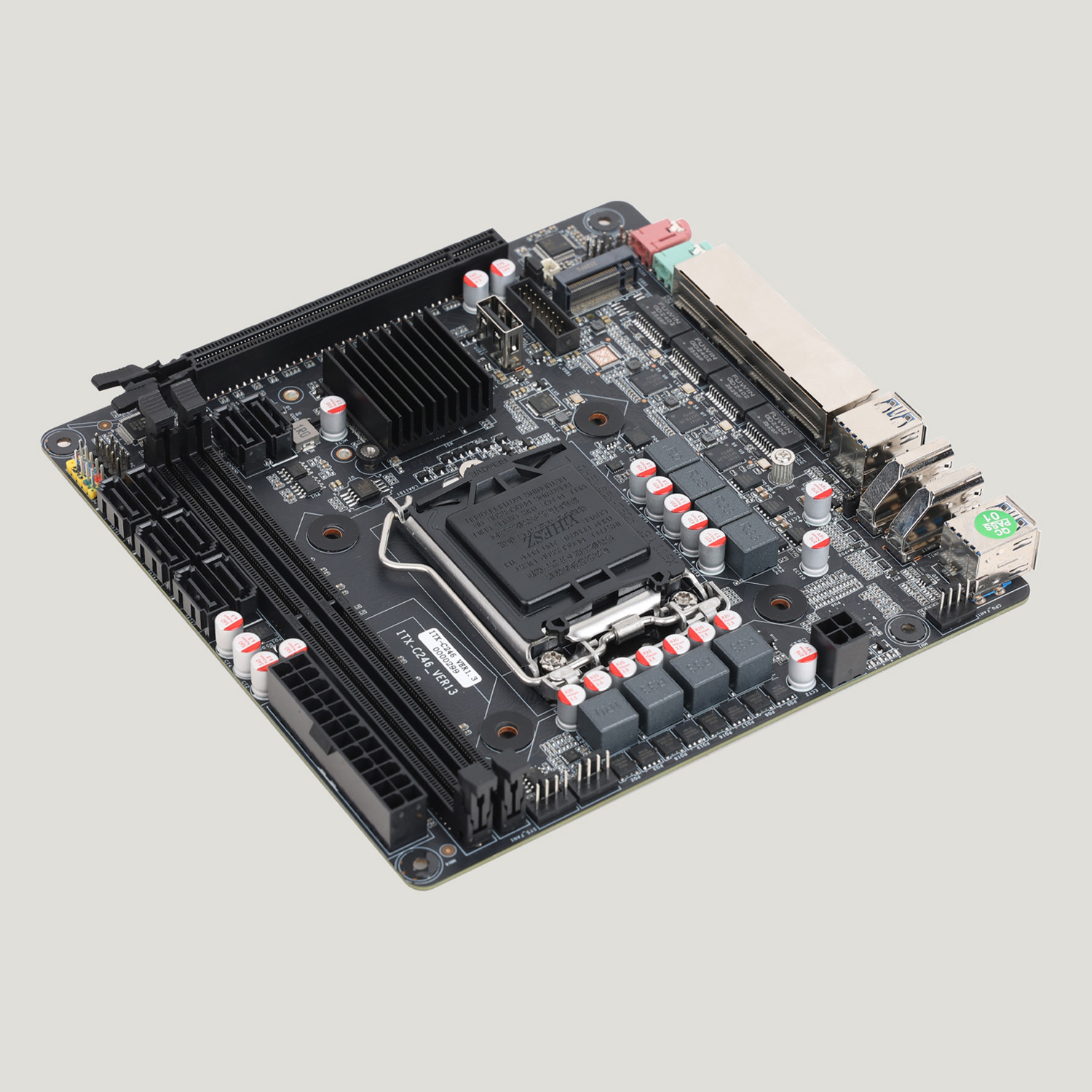 8ベイC246 Vpro NASマザーボード 8 SATA  - Nas Motherboard 8 Sata Mini Itx のレビューと価格